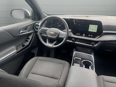 Used 2025 Chevrolet Equinox LT FWD image 15