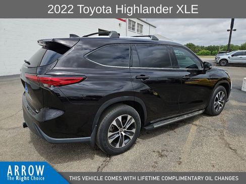 Used 2022 Toyota Highlander XLE FWD image 13