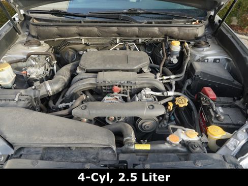 Used 2011 Subaru Outback 2.5i Limited image 9