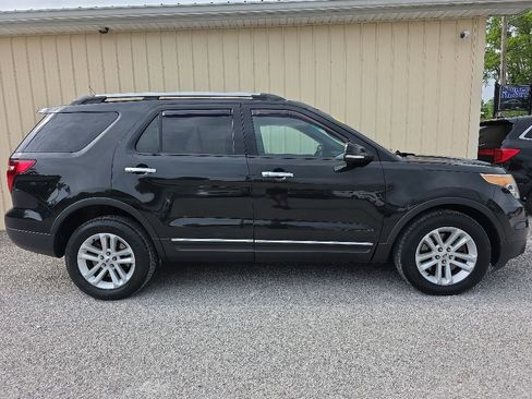 Used 2014 Ford Explorer XLT AWD/4WD image 5
