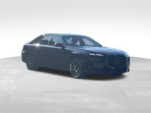 Used 2024 BMW 760i xDrive w/ Executive Package AWD/4WD image 11