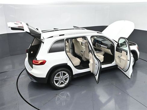 Used 2023 Mercedes-Benz GLB 250 image 47