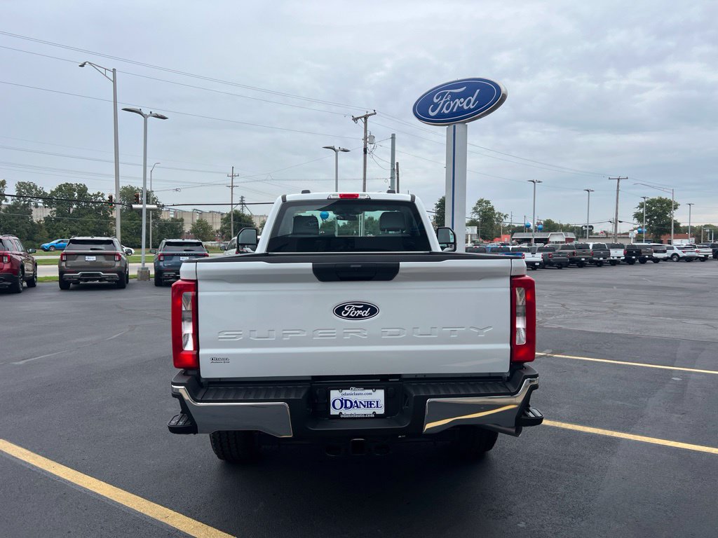 New 2027 Ford F350 XL w/ FX4 Off-Road Package AWD/4WD image 4