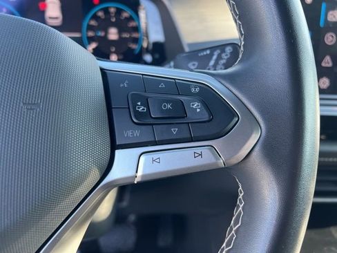 Used 2024 Volkswagen Atlas Cross Sport SE image 15