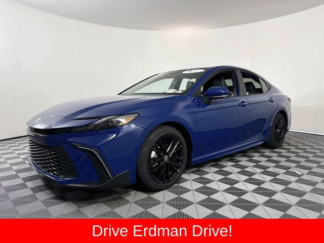 Used 2026 Toyota Camry SE FWD image 3