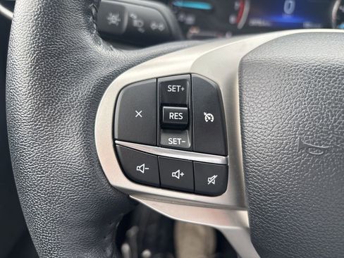 Used 2022 Ford Explorer XLT w/ Equipment Group 202A image 19