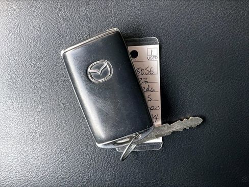 Used 2023 MAZDA CX-5 Carbon Edition image 24