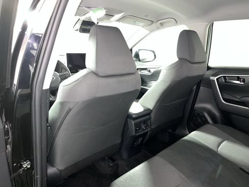 Used 2025 Toyota RAV4 XLE FWD image 24
