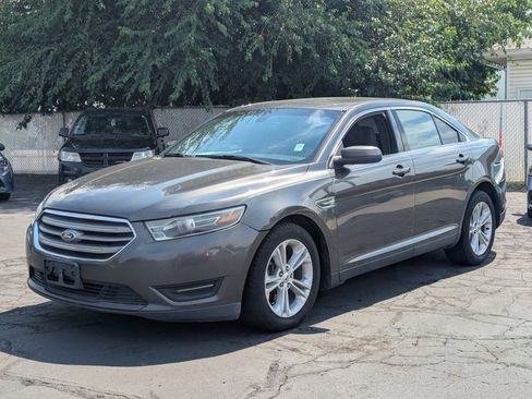 Used 2016 Ford Taurus SEL image 9