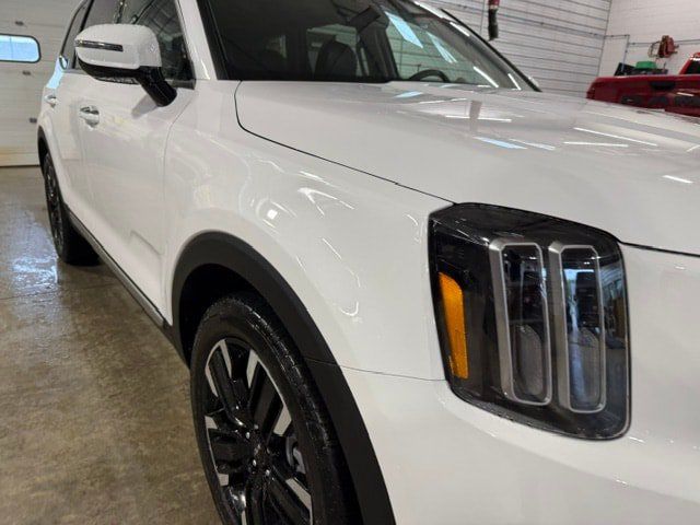 Used 2025 Kia Telluride SX AWD/4WD image 3