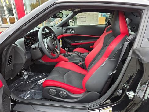 New 2025 Nissan Z Performance w/ Floor Mat Package image 13
