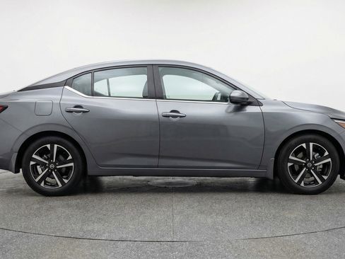 Used 2025 Nissan Sentra SV image 11