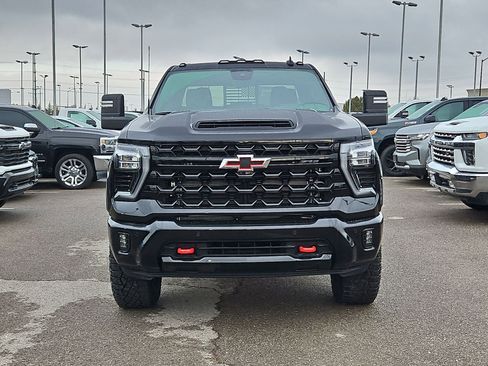 Used 2026 Chevrolet Silverado 2500 ZR2 w/ LPO, Dark Essentials Package image 9