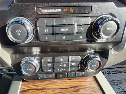 Used 2020 Ford F150 Lariat w/ FX4 Off-Road Package image 17