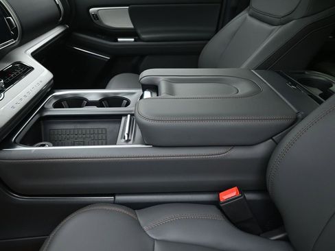 New 2025 Ford Expedition Active RWD image 21