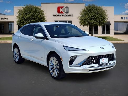 Used 2025 Buick Envista Avenir FWD image 2