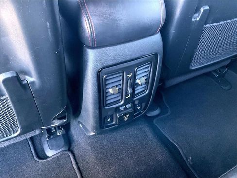 Used 2024 Dodge Durango GT image 28