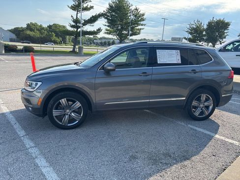 Used 2020 Volkswagen Tiguan SEL AWD/4WD image 15