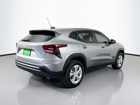Used 2024 Chevrolet Trax LS FWD image 10