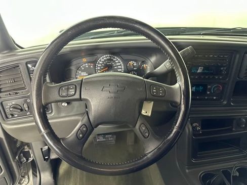 Used 2006 Chevrolet Silverado 2500 LT w/ Heavy-Duty Power Package image 14