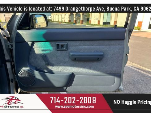 Used 2000 Toyota Tacoma Short Bed image 33