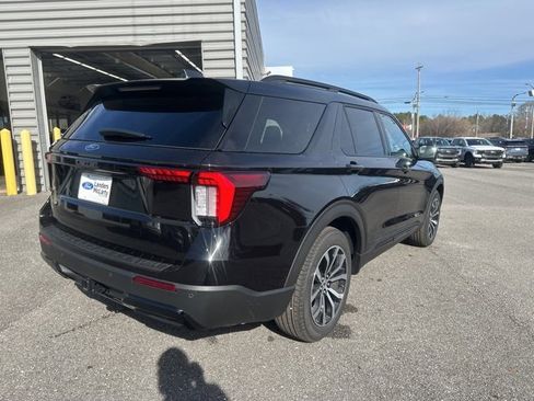 New 2026 Ford Explorer ST-Line image 3