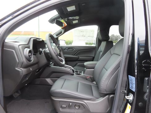 New 2025 Chevrolet Colorado Trail Boss w/ Midnight Edition image 12