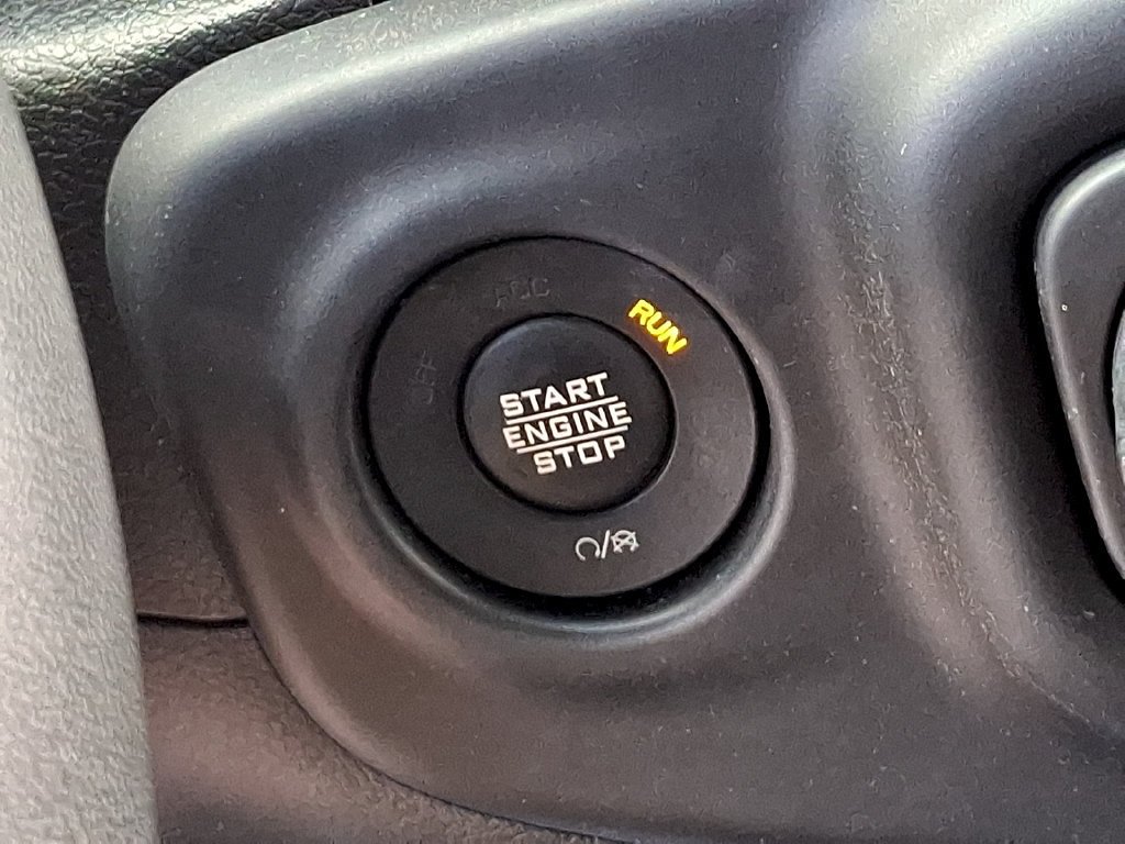 Used 2023 Jeep Wrangler Unlimited Sahara AWD/4WD image 22
