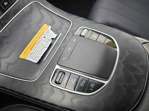 Used 2022 Mercedes-Benz E 350 Sedan image 32