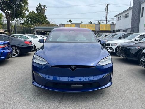 Used 2023 Tesla Model X image 2