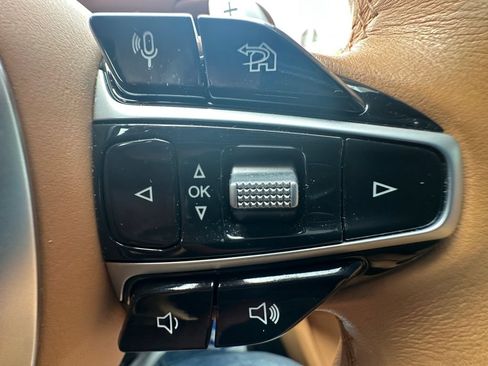 Used 2021 Aston Martin DBX AWD/4WD image 17