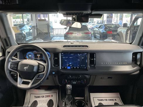 Used 2025 Ford Bronco Badlands w/ Sasquatch Package AWD/4WD image 16