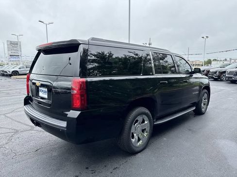 Used 2019 Chevrolet Suburban LT RWD image 5