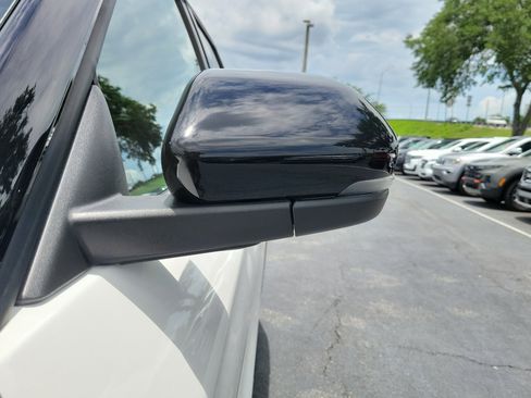 Certified 2025 Ford Explorer ST-Line AWD/4WD image 4