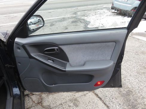 Used 2005 Hyundai Elantra GLS image 19