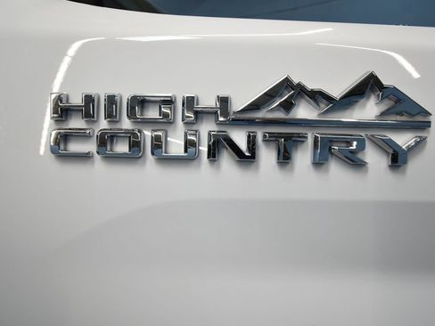 Used 2025 Chevrolet Silverado 2500 High Country image 36