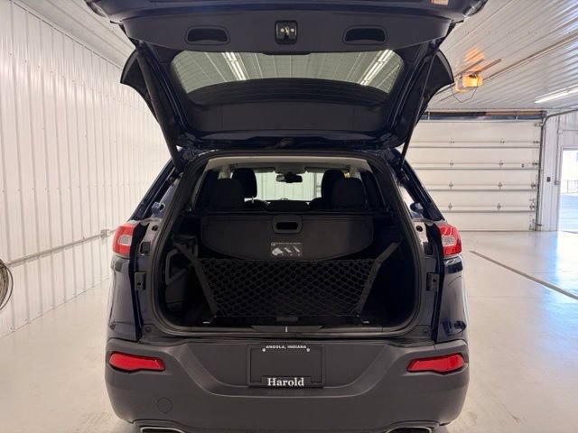 Used 2016 Jeep Cherokee Latitude w/ Comfort & Convenience Group AWD/4WD image 5