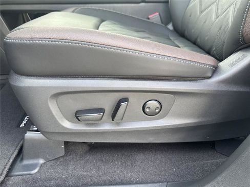 New 2026 Nissan Pathfinder Platinum w/ Cargo Package FWD image 12