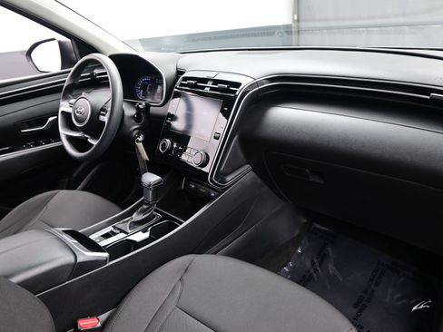 Used 2023 Hyundai Tucson SE image 13