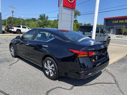 Used 2024 Nissan Altima 2.5 S FWD image 3