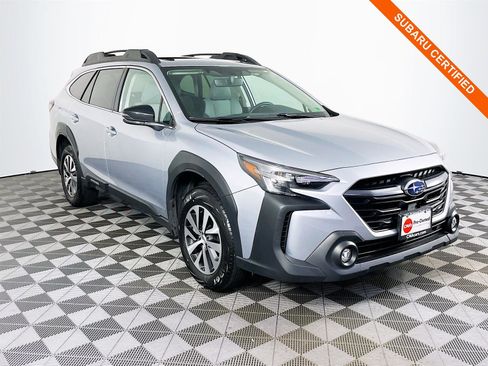 Certified 2025 Subaru Outback Premium image 1