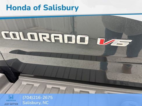 Used 2018 Chevrolet Colorado Z71 image 9