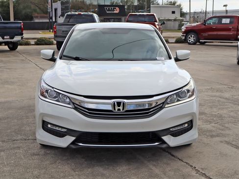 Used 2017 Honda Accord Sport image 3