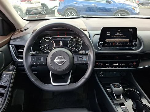 Used 2023 Nissan Rogue SV w/ SV Premium B Package AWD/4WD image 2