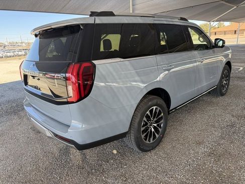 New 2025 Ford Expedition Platinum image 8