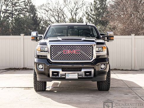 Used 2017 GMC Sierra 2500 Denali w/ Duramax Plus Package image 2
