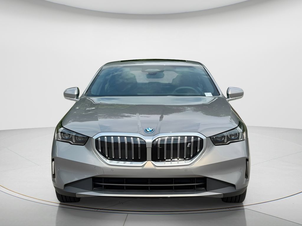 New 2027 BMW i5 eDrive40 AWD/4WD image 2