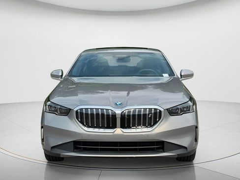 New 2027 BMW i5 xDrive40 AWD/4WD image 2