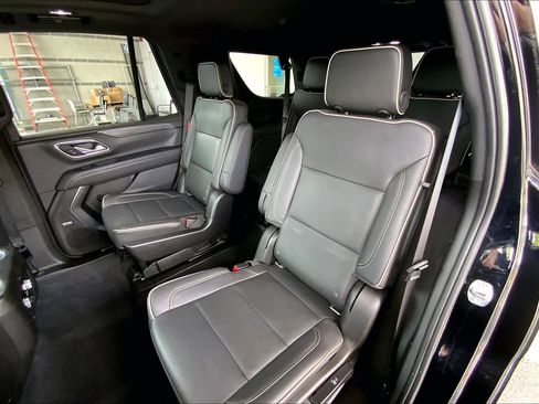 Used 2021 GMC Yukon SLT w/ SLT Luxury Plus Package RWD image 21