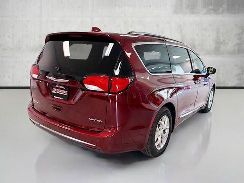 Used 2019 Chrysler Pacifica Limited image 5